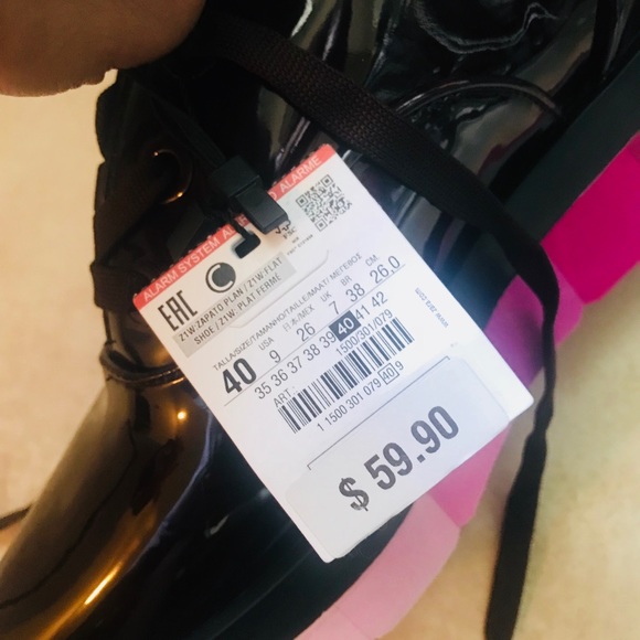 Shoes - Picture 4 of 4